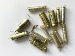 R209 coupling decoupling capacitors